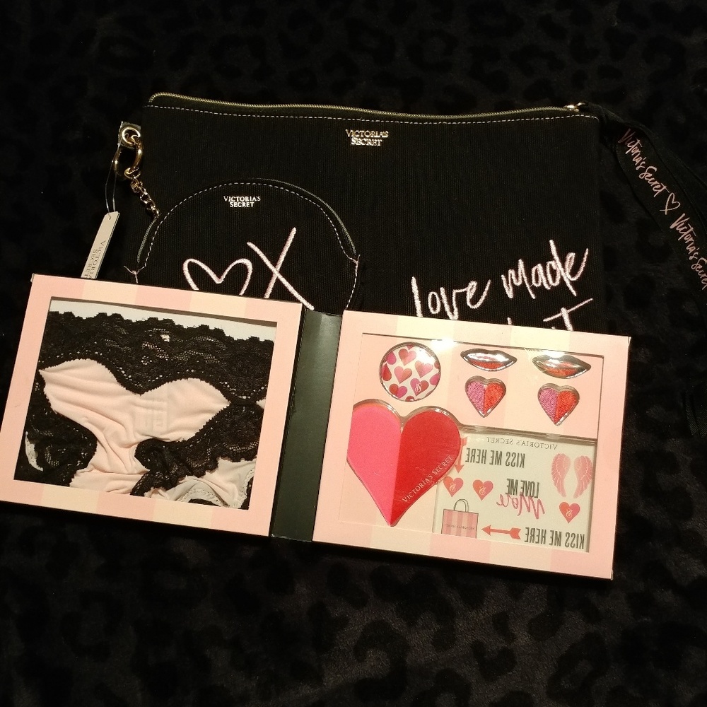 VS love me bundle